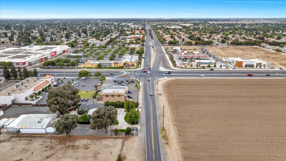 More Photos Of 1088 N Mooney Blvd, Tulare Freestanding For Lease