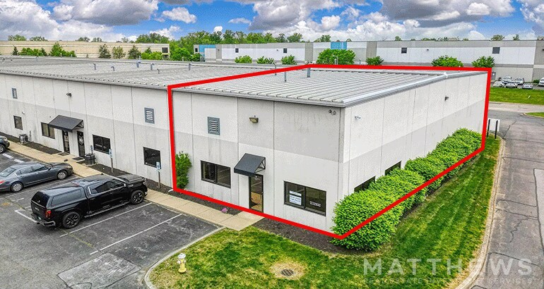 More Photos Of 3455 Centerpoint Dr, Grove City Warehouse For Lease