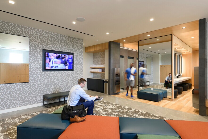 More Photos Of 1500 Solana Blvd, Westlake Unknown For Lease