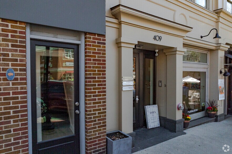More Photos Of 407-409 Greenwich Ave, Greenwich Office For Lease