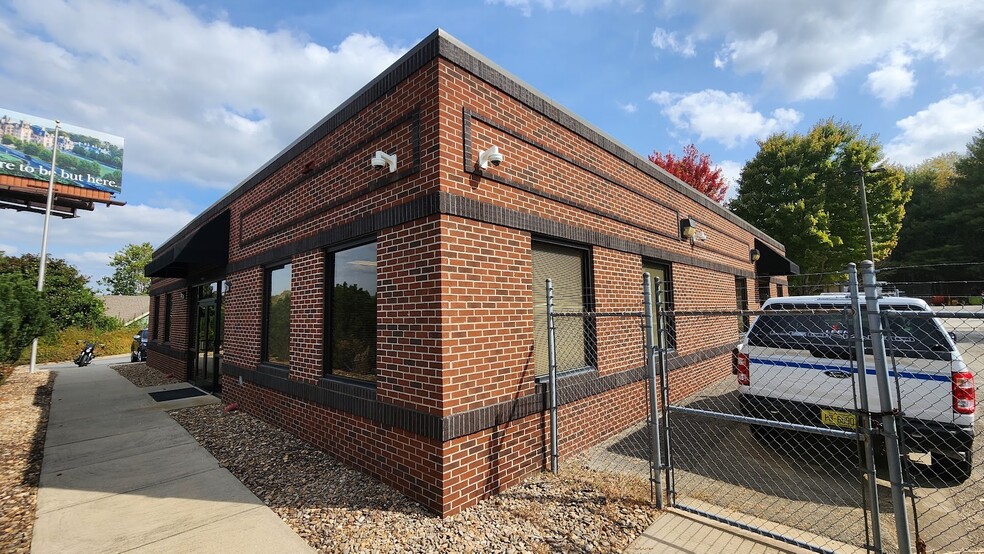 Primary Photo Of 786 Dogwood Rd, Asheville Office For Lease