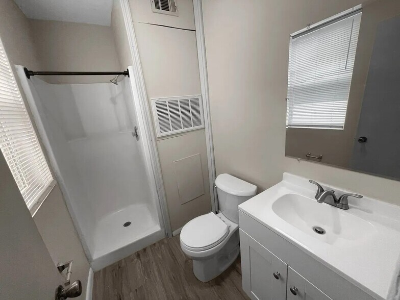 More Photos Of 321 W Ianthe St, Tavares Multifamily For Sale