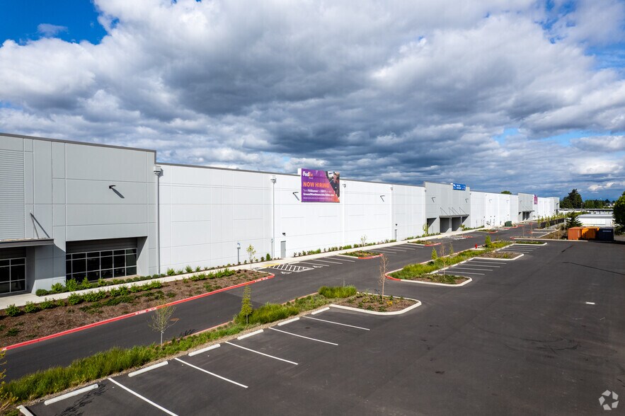 More Photos Of 755 NE Columbia Blvd, Portland Unknown For Lease