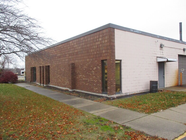Primary Photo Of 3745 Dykstra Dr NW, Grand Rapids Manufacturing For Sale