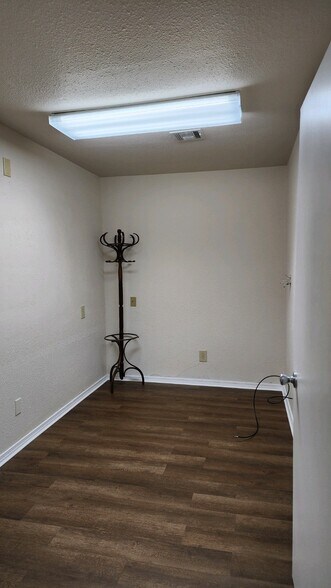 More Photos Of 214 N Oklahoma Ave, Shawnee Medical For Sale