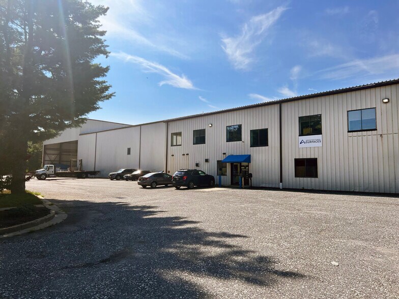 More Photos Of 521 Digiulian Blvd, Glen Burnie Warehouse For Sale