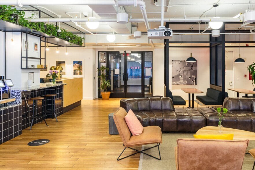 More Photos Of 575 Fifth Ave, New York Office For Lease