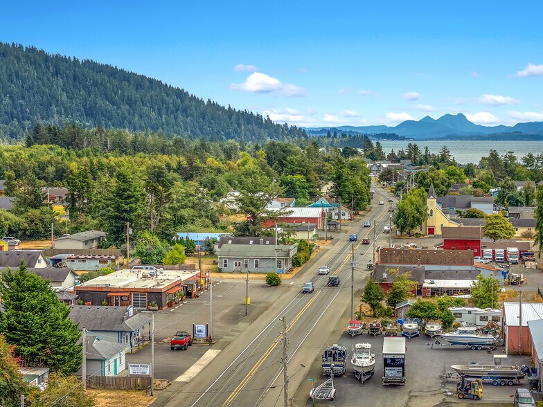 More Photos Of 780 US-101, Chinook Restaurant For Sale