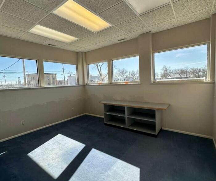 More Photos Of 222 1st Street, Laurel Medical For Lease