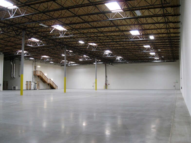 More Photos Of 802 Echelon Ct, City of Industry Warehouse For Lease