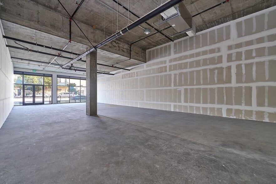 More Photos Of 3170 W Olympic Blvd, Los Angeles Apartments For Lease