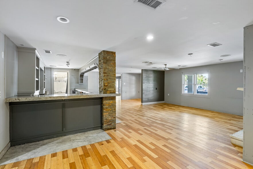 More Photos Of 1001 Landfall Way, Johns Island Storefront Retail Office For Sale