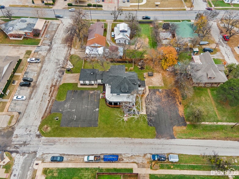 More Photos Of 405 W Gilbert St, Henrietta Hospitality For Sale