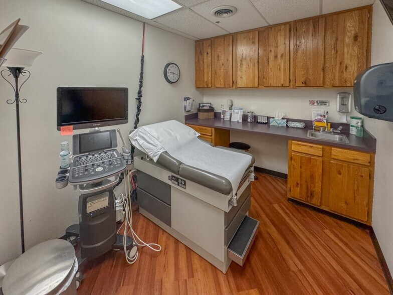 More Photos Of 1125 N Porter Ave, Norman Medical For Sale