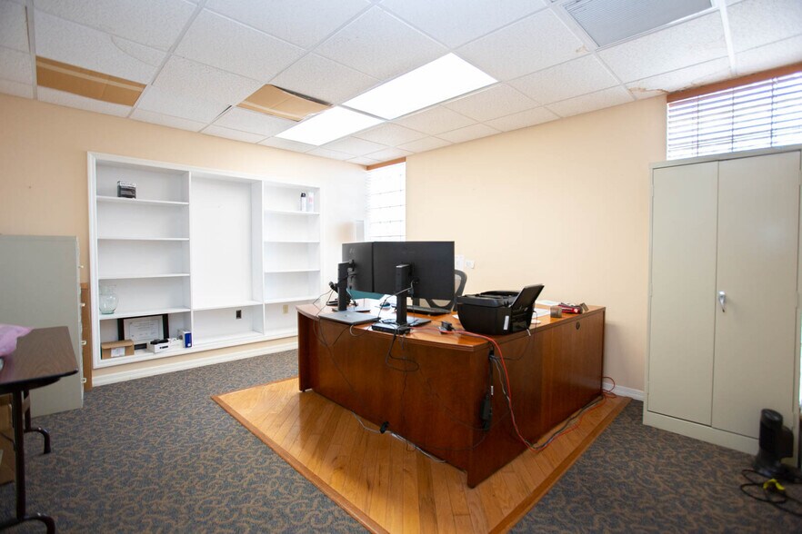 More Photos Of 264 West Dr, Melbourne Light Manufacturing For Lease