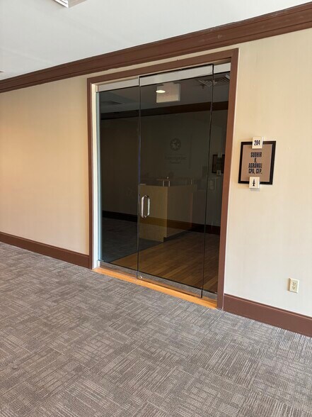 More Photos Of 3085 Fountainside Dr, Germantown Medical For Sale