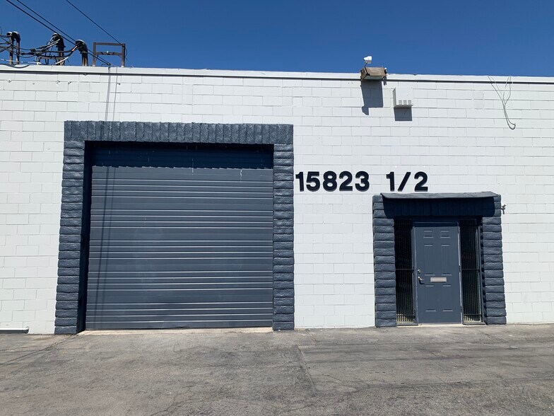 Primary Photo Of 15823 1/2 Stagg St, Van Nuys Warehouse For Lease