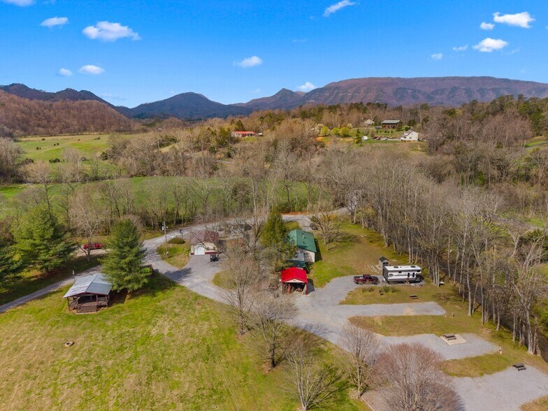 More Photos Of 141 Lower Bogard Rd, Newport Trailer Camper Park For Sale