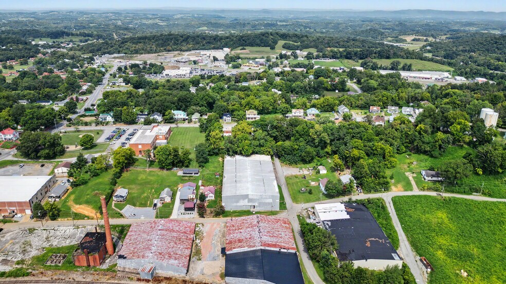 More Photos Of 237 Loretta St, Greeneville Industrial For Sale