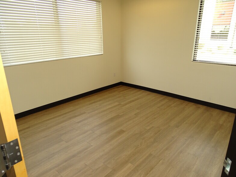 More Photos Of 750 Coronado Center Dr, Henderson Medical For Lease