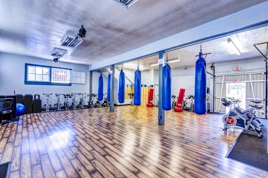 More Photos Of 2985-2999 Glendale Blvd, Los Angeles Health Club For Sale