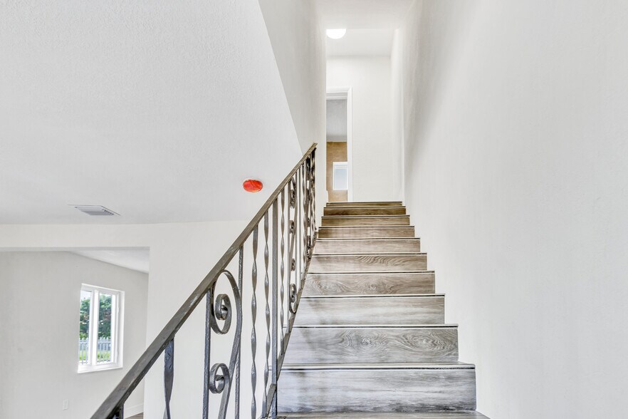 More Photos Of 1430 NW 2nd Ave, Florida City Apartments For Sale