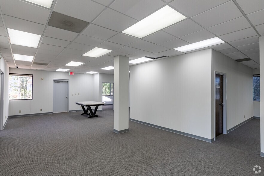 More Photos Of 4898 S Old Peachtree Rd, Peachtree Corners Office For Sale