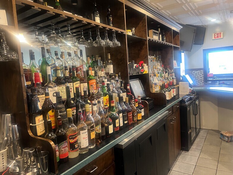 More Photos Of 214-216 Columbus Ave, Pawtucket Restaurant For Sale