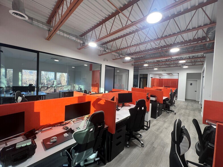 More Photos Of 171 Railroad Dr, Warminster Manufacturing For Sale