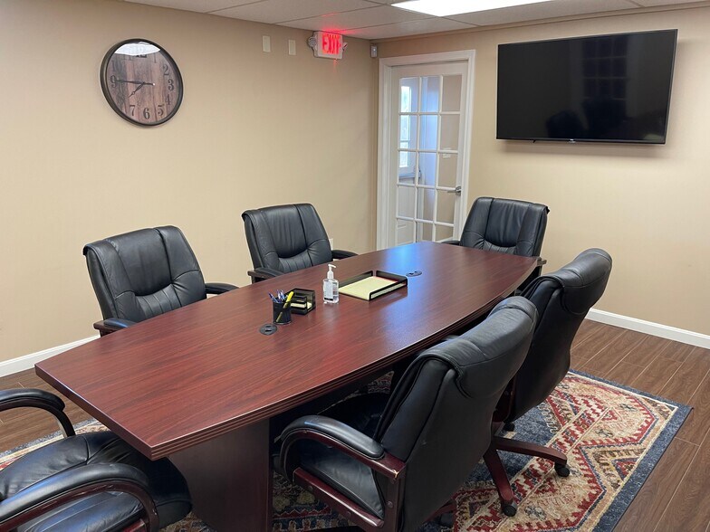 More Photos Of 120 Lavan St, Warwick Office For Lease