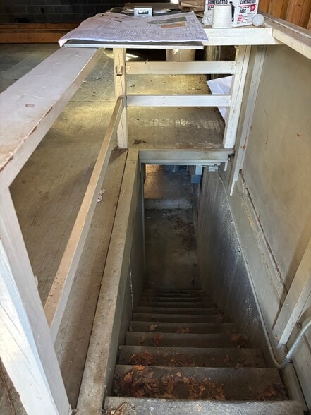 More Photos Of 82 Railroad St, Great Barrington Flex For Sale