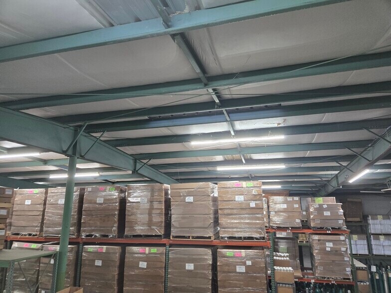 More Photos Of 340 Scarlet Blvd, Oldsmar Manufacturing For Sale
