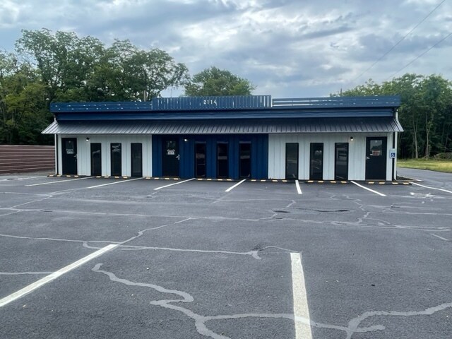 More Photos Of 2114 Chesnee Hwy, Spartanburg Light Distribution For Lease