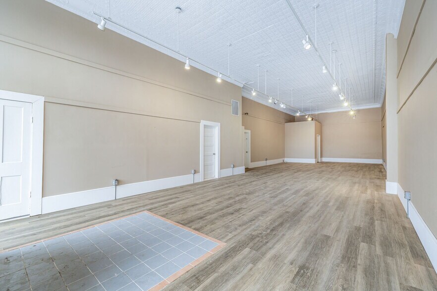 More Photos Of 24 #3 South Andrews Ave, Hot Springs Office For Sale