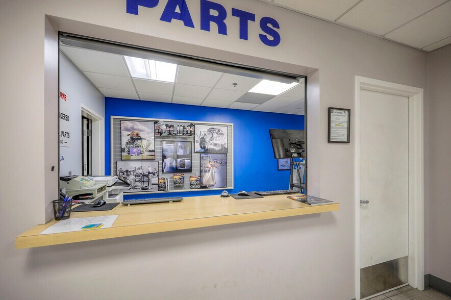 More Photos Of 3921 Frederick Ave, Saint Joseph General Retail For Sale