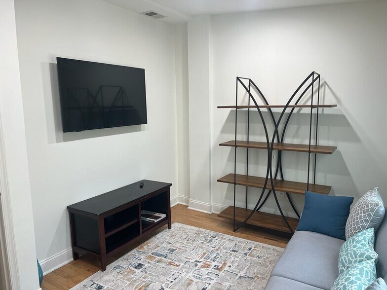 More Photos Of 1924 Benning Rd NE, Washington Office Residential For Sale