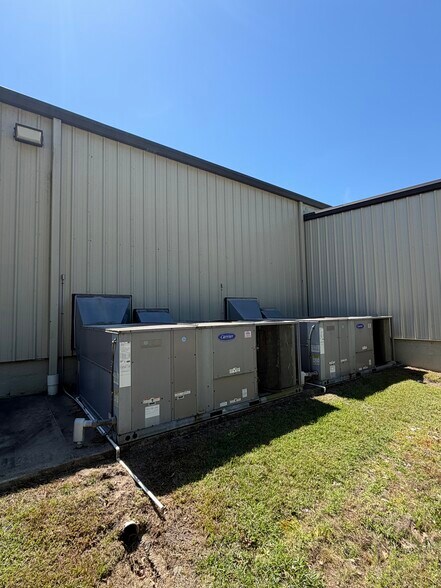 More Photos Of 2 Hummingbird ln, Eufaula Manufacturing For Lease