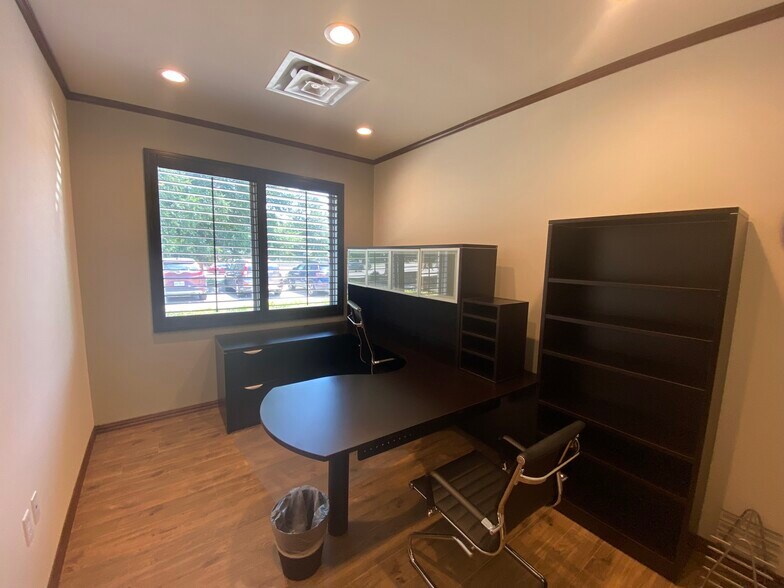More Photos Of 1050 W Campbell Rd, Richardson Medical For Sale