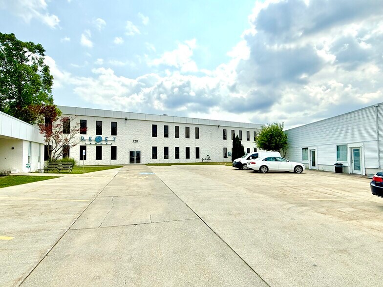 Primary Photo Of 524 E Washington St, Chagrin Falls Warehouse For Lease