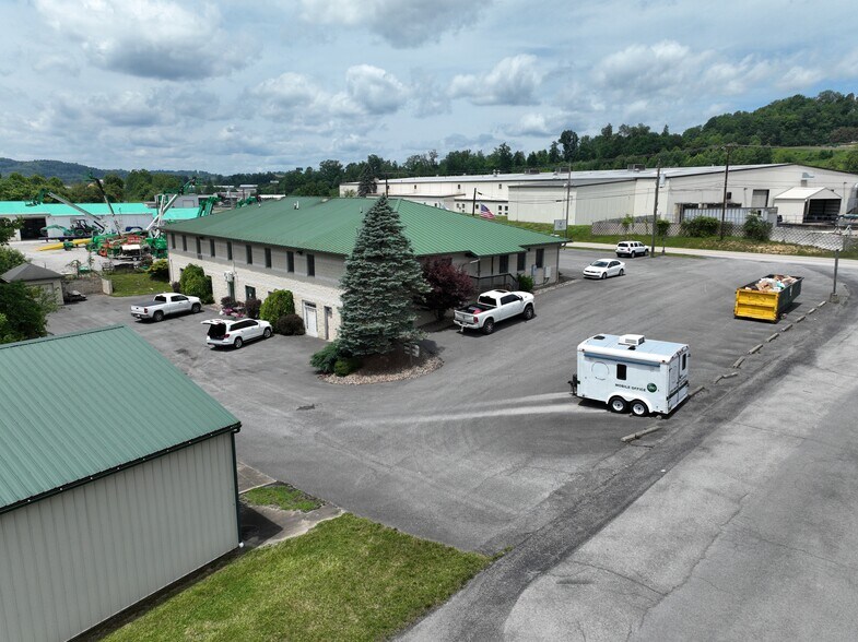 More Photos Of 2031 Pleasant Valley Rd, Fairmont Medical For Lease