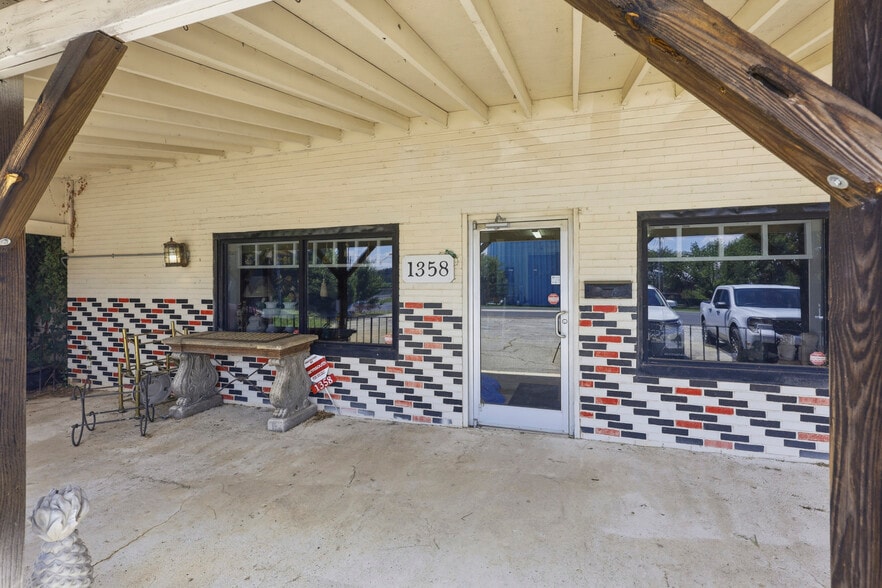 More Photos Of 1358 W Main St, Forest City Warehouse For Sale