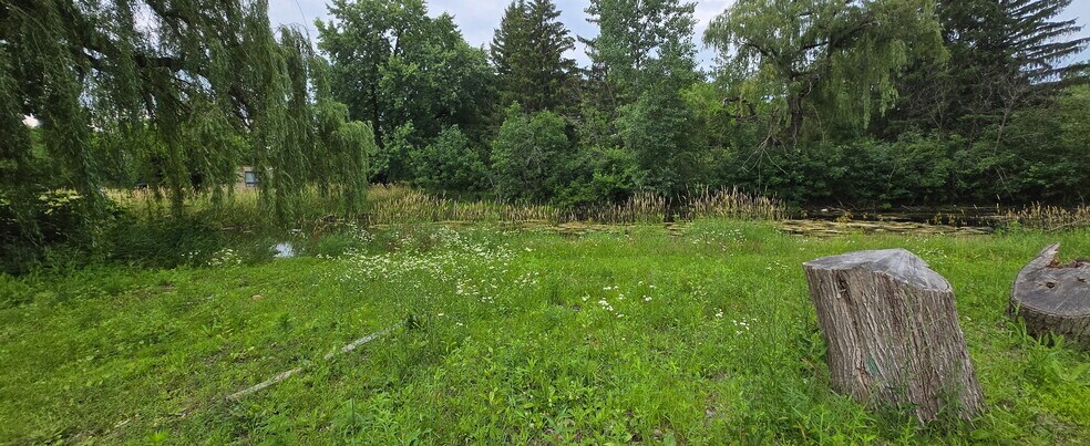 More Photos Of 35543 US-45, Lake Villa Flex For Sale