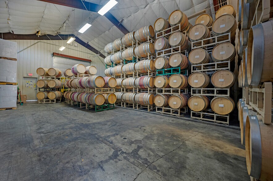 More Photos Of 21365 Shenandoah School Rd, Plymouth Winery Vineyard For Sale