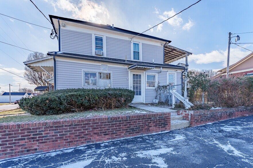 More Photos Of 101 W National Rd, Englewood Freestanding For Sale