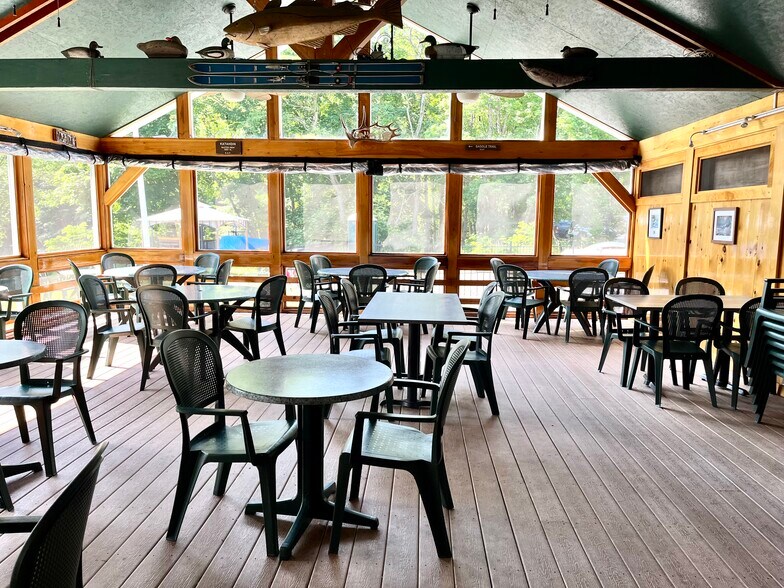 More Photos Of 8 South St, Ellsworth General Retail For Sale