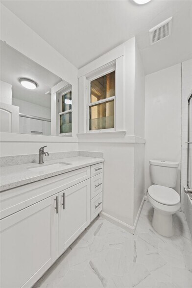 More Photos Of 1524-1526 Irving St, San Francisco Storefront Retail Residential For Sale