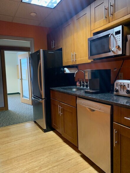 More Photos Of 185 Talcott Rd, Williston Office For Sale