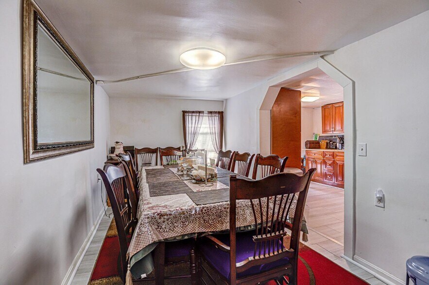 More Photos Of 216 E Main St, Batavia Storefront Retail Residential For Sale