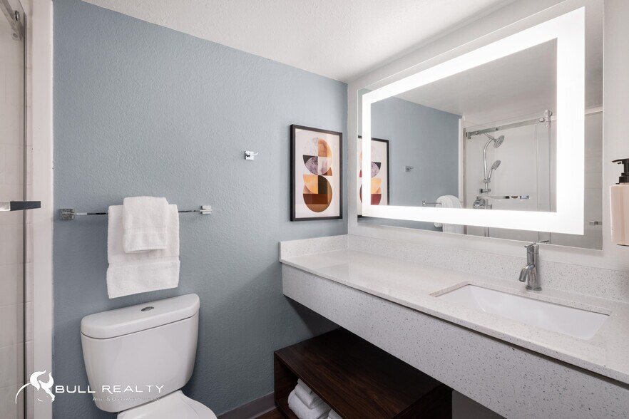 More Photos Of 1508 Texas Ave S, College Station Hotel For Sale