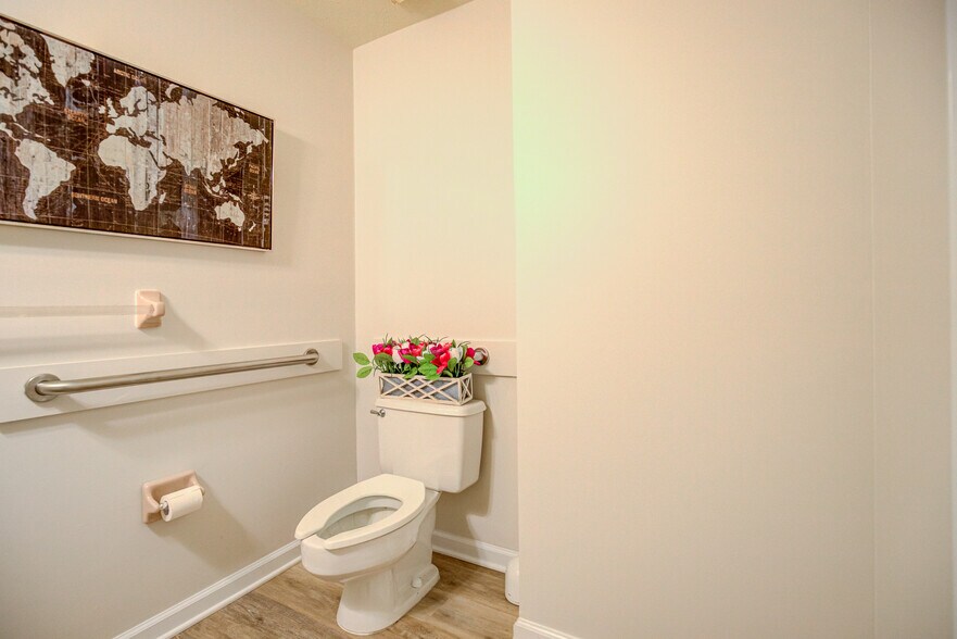 More Photos Of 731 Walker Rd, Great Falls Medical For Sale